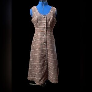 academic inspired dress!  fab cut, fab traditional style.
